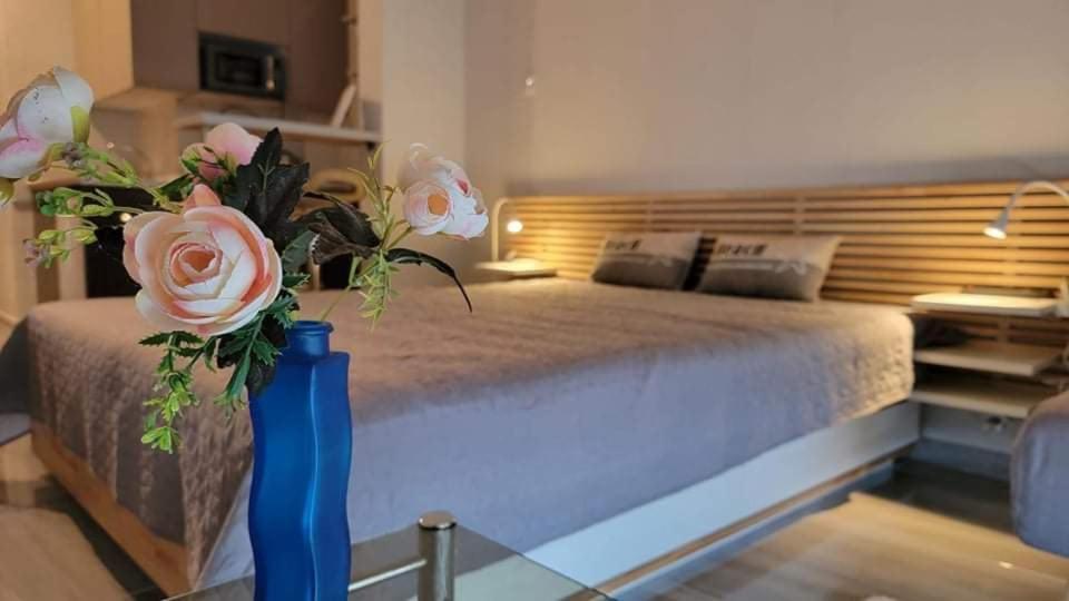 N-Joy Apartment Peraía Екстериор снимка