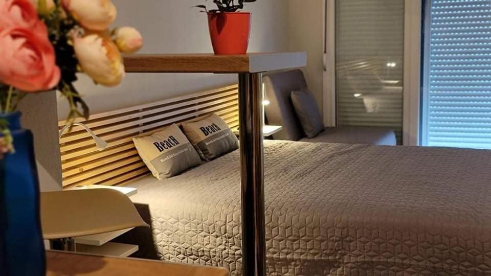 N-Joy Apartment Peraía Екстериор снимка