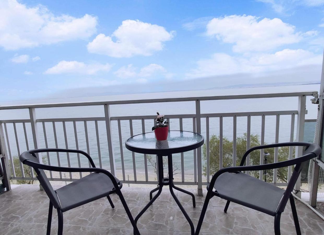 N-Joy Apartment Peraía Екстериор снимка